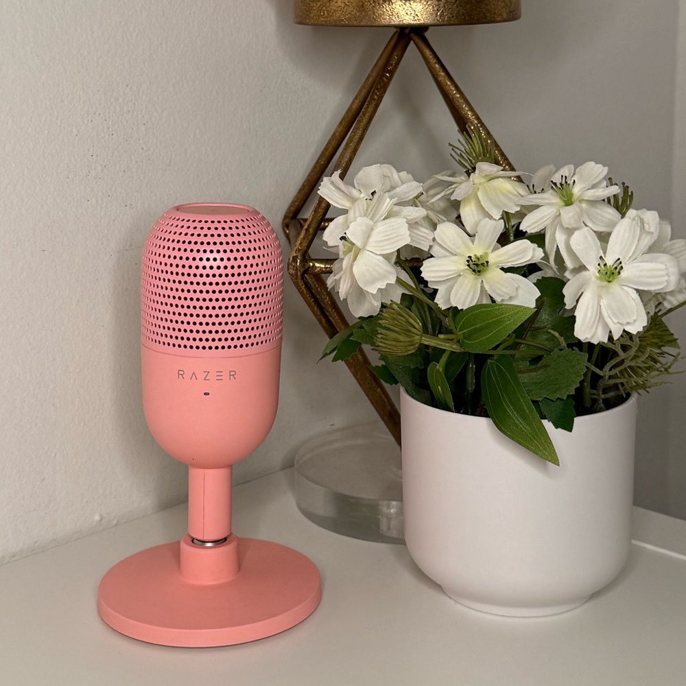Razer Pink Microphone